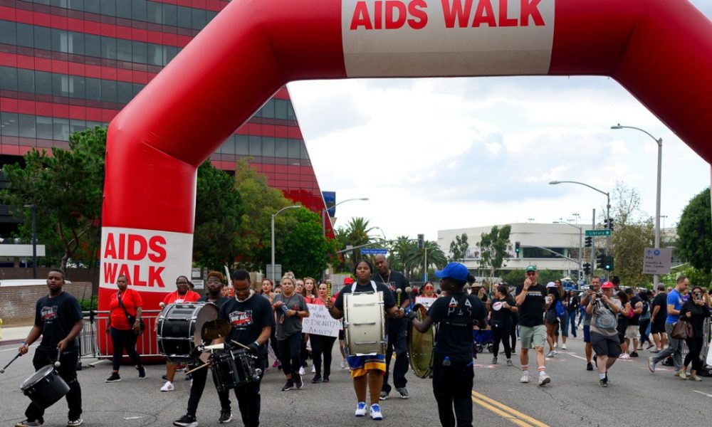周日参加艾滋病步行洛杉矶，威斯特好莱坞街道关闭和公园影响
